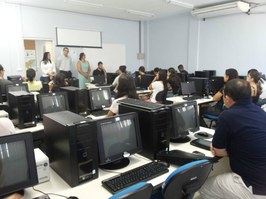 Monitores participam de capacitação sobre a plataforma moodle