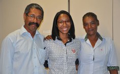 Lurdiana entre os Pais Isias de Barros e Denise de Barros