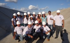 Visita técnica ao Canal do Sertão do Agreste Alagoano dos componentes do Grupo de Manejo de Água para Irrigação (Grupo Irriga), professor Márcio Aurélio, mestranda Daniella Pereira e alunos do grupo de pesquisa