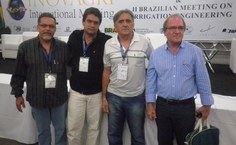 Encontro de gerações diferentes de pesquisadores na Agricultura Irrigada no Encontro de Inovações Tecnológicas na Agricultura Irrigada em Fortaleza (CE) - da esquerda para direita, o professor Abelardo Montenegro (UFRPE), professor Márcio Aurélio (Ufal Arapiraca), professor José Dantas Neto (UFCG), professor José Antonio Frizzone (ESALQ/USP)