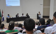 A professora Alessandra falou sobre a necessidade de ligar o Direito aos estudos das Ciências Sociais