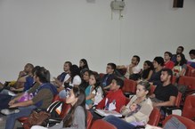 Estudantes participam de evento sobre intercambio voluntário