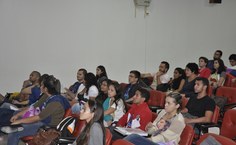 Estudantes participam de evento sobre intercambio voluntário