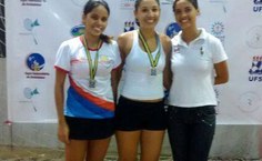 Lais Souza e Fernanda Alves,  campeãs na categoria dupla feminina