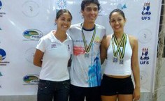 Willian e Fernanda (direita), terceiro lugar na categoria dupla mista