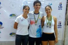 Willian e Fernanda (direita), terceiro lugar na categoria dupla mista