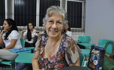 Professora Regina Maria dos Santos, que leciona a disciplina Enfermagem, Saúde e Sociedade