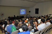 Estudantes prestigiaram a solenidade de abertura da 7ª Semana de Letras