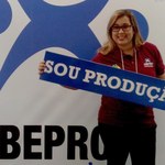 Aluna de Engenharia da Produção recebe prêmio em Encontro Nacional