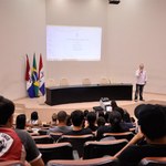 Proest se reúne com bolsistas da lista de espera