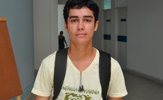 Calouro de Economia, Mateus Azevedo, participa da recepção da Feac