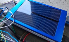 Paineis solares acoplados a bateria