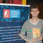 Estudante de Jornalismo lança livro de crônicas esportivas