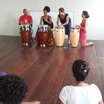 Alunos de Teatro e Dança caem na roda do jongo