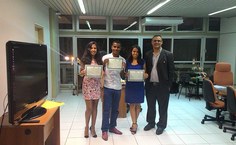 Maria (de azul) na Colação de Grau