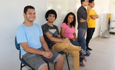 Estudantes durante palestra.