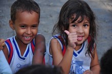 Alegria das crianças durante a intervenção realizada pelas estudantes de Pedagogia. Foto: Thiago Prado
