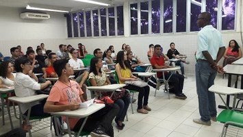 Curso de Matemática promove nivelamento para calouros 2016.1