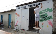 Pintura da fachada da Associação de Moradores do Frei Damião