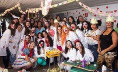 Estudantes durante ação do Projeto Resgatar