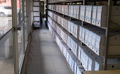 Foi feito um mutirão para organizar os documentos que estavam se acumulando nos corredores