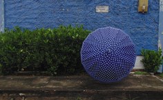 Ensaio 'A cidade e o gurda chuva', por Lettícia França