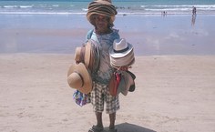 Ensaio 'Camelôs da praia', por Maria Silva