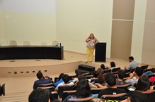 Eliana Maria de Oliveira Sá, profissional com experiência nas áreas de administração pública e inovação, fez a palestra de abertura. (1)