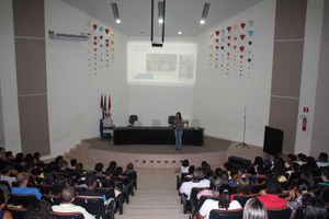 Paespe Júnior realiza aula inaugural da turma de 2018