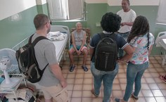 Estudantes no Lar de Idosos em Penedo