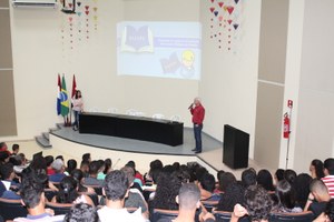 Paespe recepciona alunos da rede pública em aula inaugural