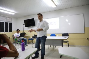 Evento discute o mercado de trabalho e saúde mental dos estudantes