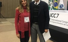 Kelliany com os pesquisador Edgar Zanotto, da USP