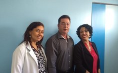 Sandra com representantes do Hospital Afra.jpeg