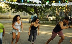 Corrida entre os calouros o “Cos Race”.jpg