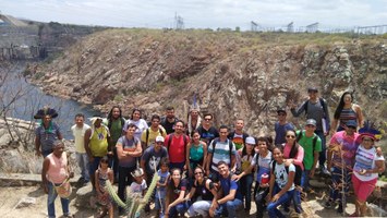 Estudantes visitam Aldeia Indígena Kariri-Xocó para aula de campo