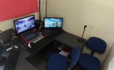 Rádio escolar começou a funcionar a partir dos esforços do jovem junto a um colega de classe.