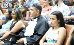 Paulo e a filha (vestido claro). Foto: Blenda Machado