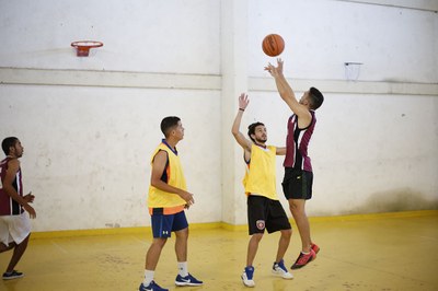 Partidas de basquete aconteceram ontem (9). Fotos: Thiago Prado