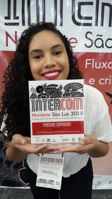 Milenna Alves apresentou a reportagem e venceu o prêmio Expocom em São Luís do Maranhão