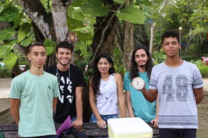 Estudantes criam marcas e vendem produtos na 2ª Feira de Negócios