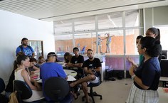 Estudantes fizeram perguntas e farão um relatório sobre comunicação institucional