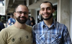 Bruno ao lado de seu professor, Kim Ribeiro Barão.jpg