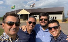 Ao centro, professor Pierre Barnabé e Fernando Figueirola