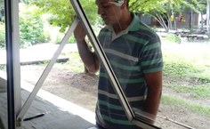 Estudante durante juramento em colação emergencial por ato administrativo