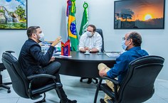 Professor Wilcley Macedo é recebido pelo prefeito Luciano Barbosa