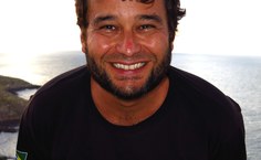 Professor Cláudio Sampaio, que orientou a estudante nessa missão