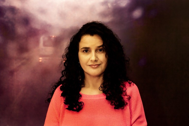Janayna Ávila, professora do curso de Jornalismo e orientadora do TCC