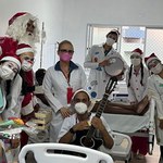 Sorriso de Plantão: Ação de Natal leva encanto e emociona nos hospitais