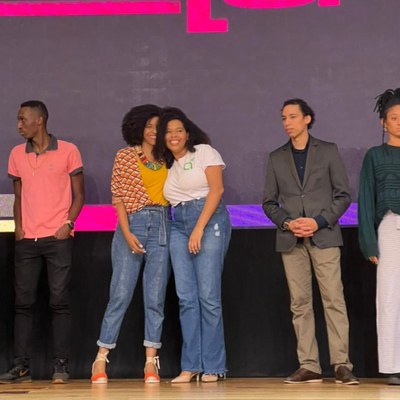 Liliane Vicente (de camiseta branca) durante sua participação na Expo Favela, em São Paulo